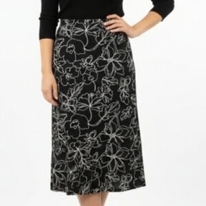 George Woman Black White Floral Line Art Skirt Size 22W/24W